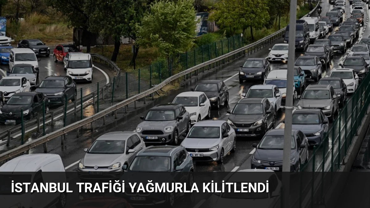 İstanbul Trafiği Yağmurla Kilitlendi